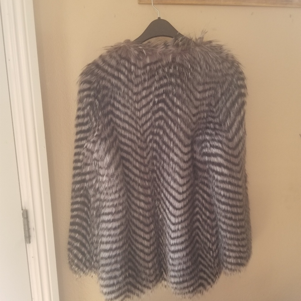 Faux fur Bebe jacket - Picture 2 of 3